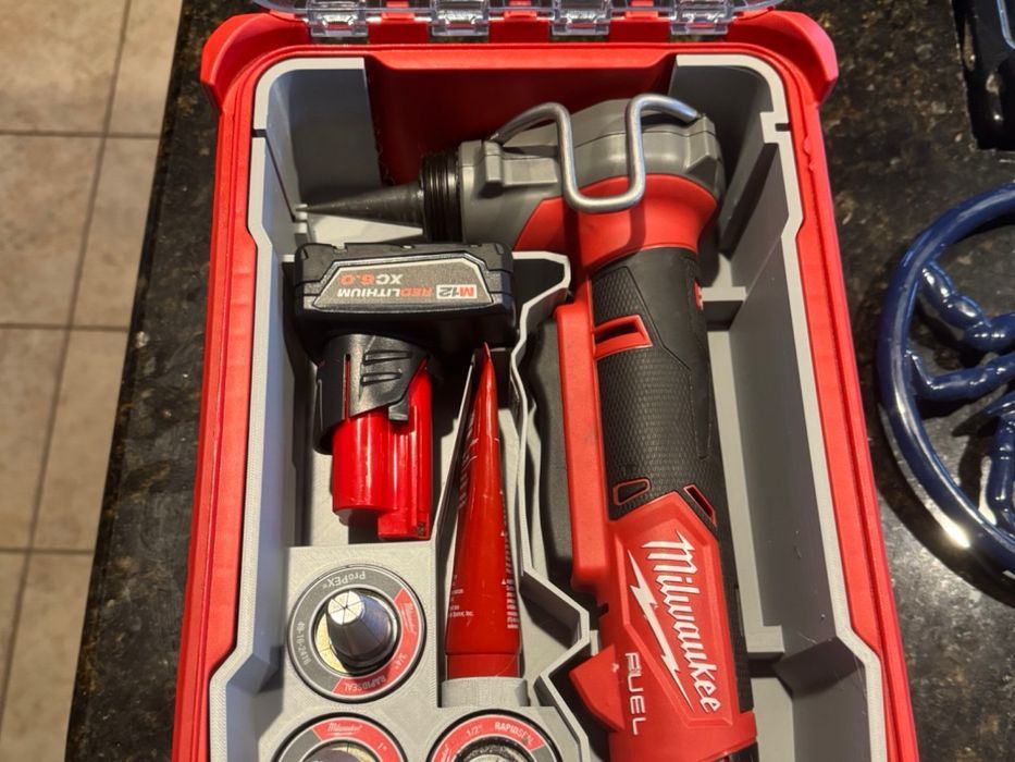 Molde para. Milwaukee M12 Expansor PEX Inserto 3d