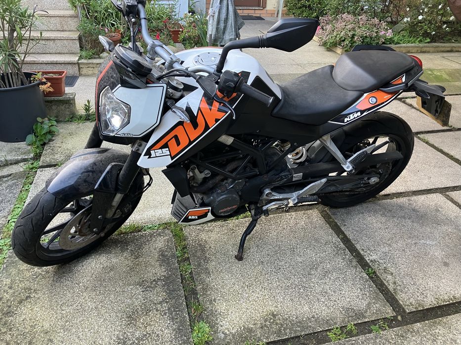 KTM DUKE. 125. DE 2013