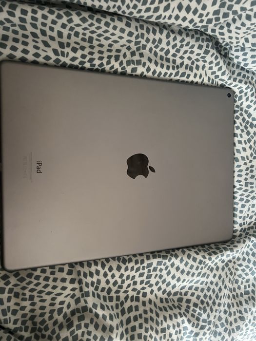 СРОЧНО! iPad Pro 12.9″ 128GB Wi-Fi —очень хорошее состояние