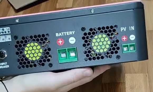 3 кВт. 24в. Інвертор Fronus PV3200