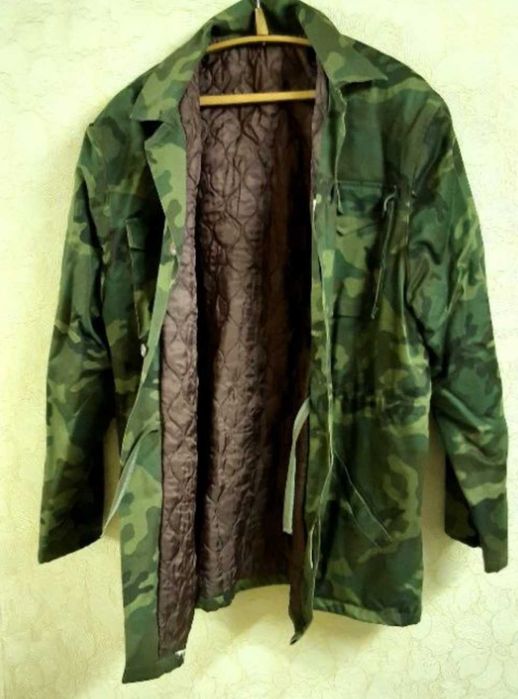 Продам курточку-50р.