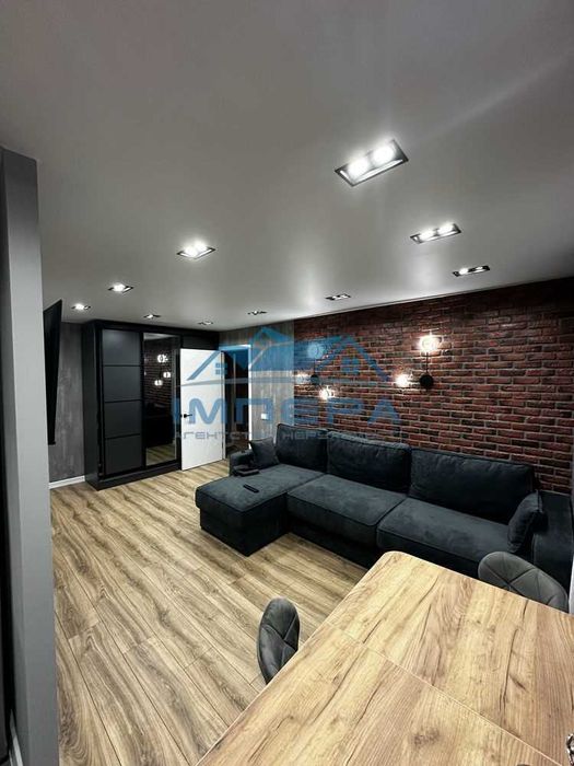 Продам 3 к квартиру в центрі з євро ремонтом