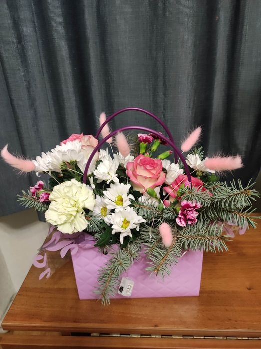 Букет из цветов свежих