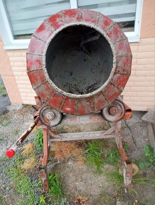 Бетономішалка 160л