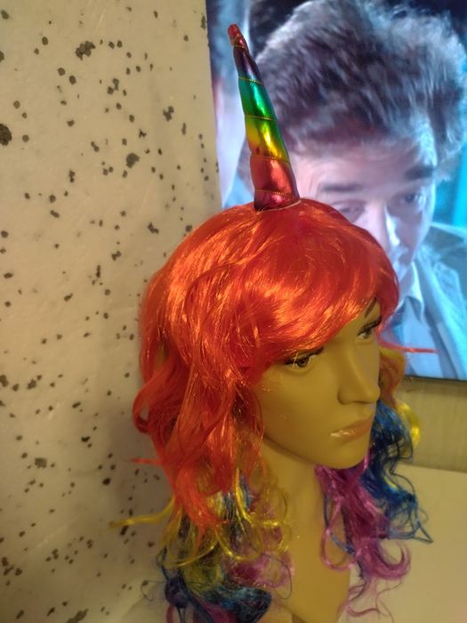 Peruka Długa Tęczowy Jednorożec kolorowy rog