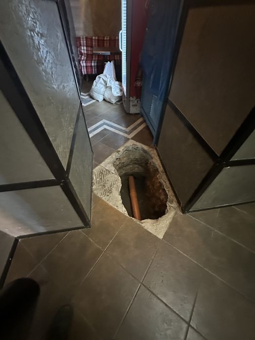 Горизонтальне буріння(проколи). Земляні роботи.Будівництво