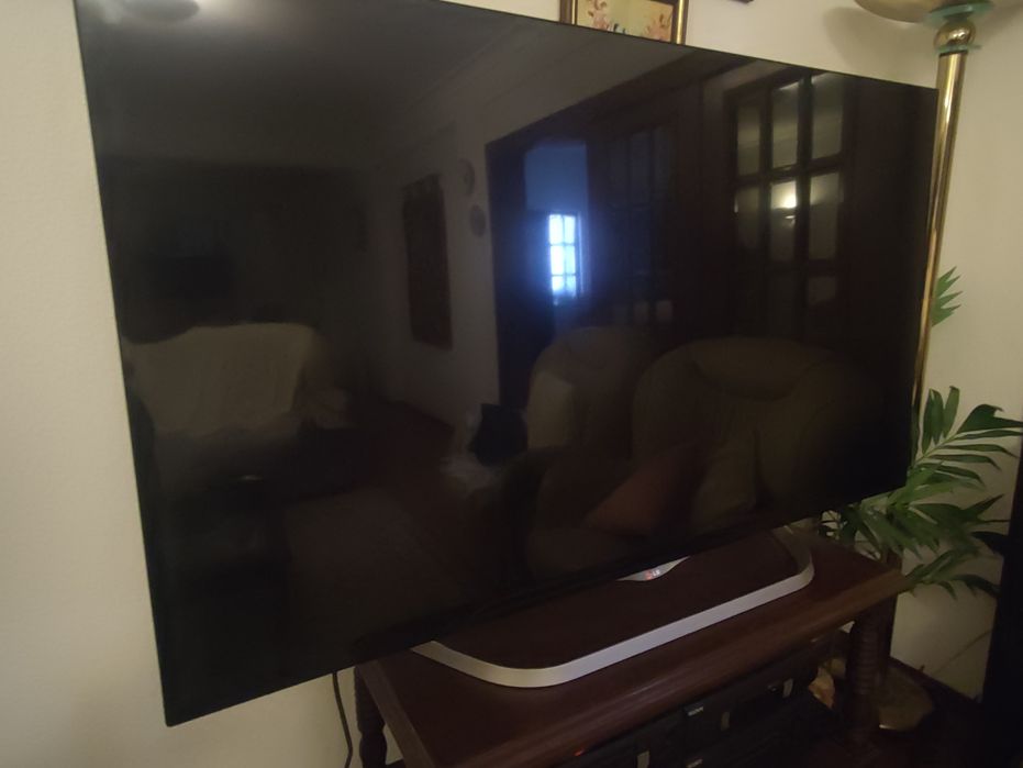 Vendo TV LG 55 polegadas 4K Ultra HD modelo 55UB850V AVARIADA