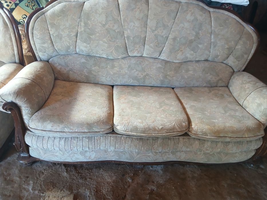 Sofá cama e dois  cadeirões