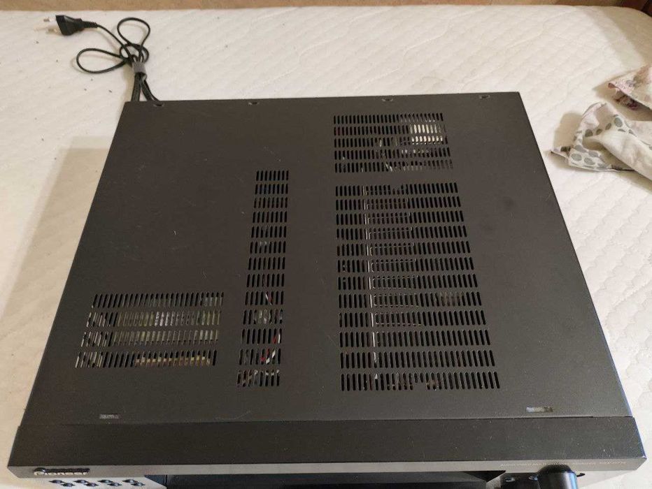 Ресивер Pioneer VSX-D714 в гарному стані