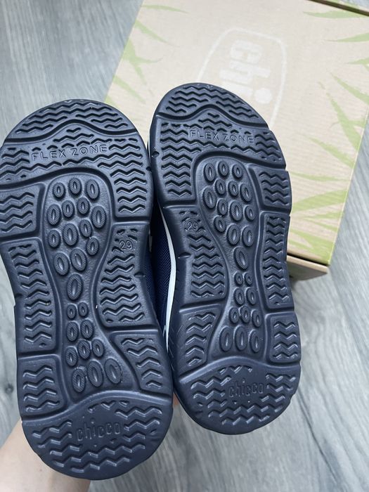 Дитячі кросівки Chicco, розмір 29 (устілка 18,5 см). НОВІ.