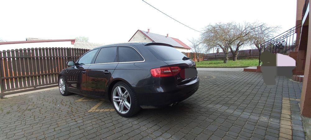 Audi a4 b8 2.0 tdi 143km s line