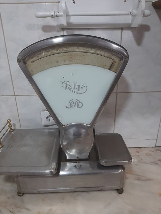 Vendo  Balança  antiga