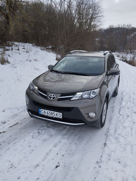 Продам власний офіційний авто  ТАЙОТА .РАФ 4.