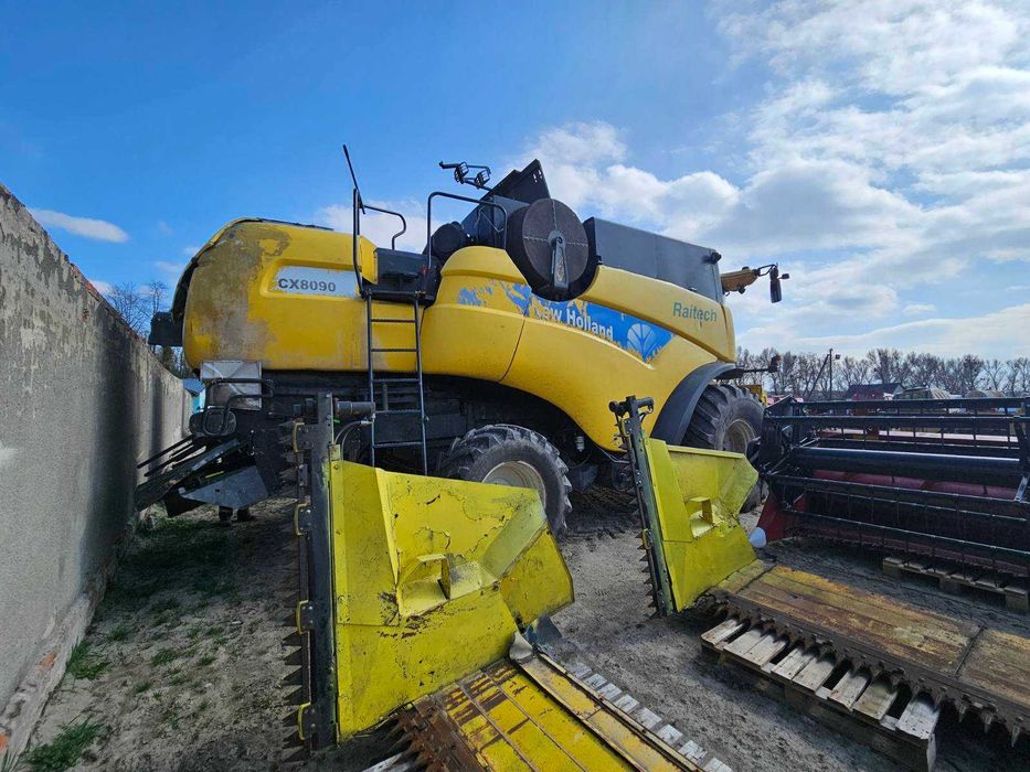 Комбайн зернозбиральний New Holland-CX8090