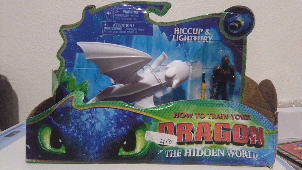 Dragão Light Fury com Figura Guerreiro – Novo em Caixa
