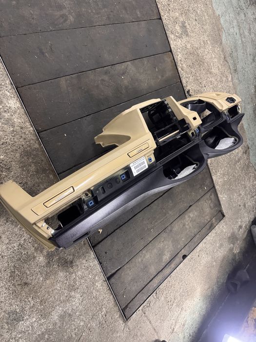 BMW e90 e91 konsola pod navi kubki poduszka airabg