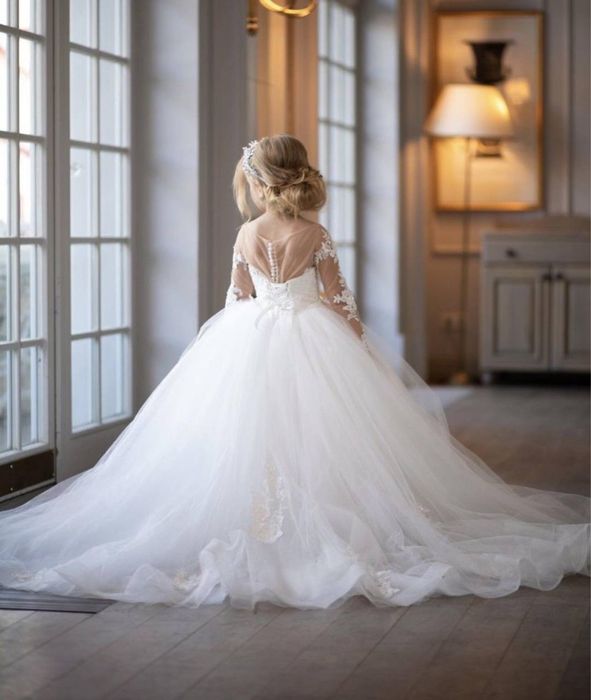 Продам платье на девочку выпускное