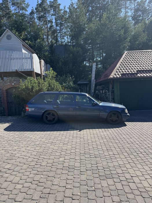 W124 e300 benzyna ,automat,klima,elektryka,automatyczna szpera,sportowy zawias.Mozliwa zamina na cos ciekawego