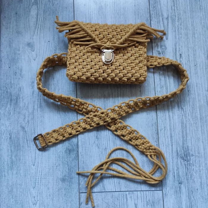 Torebka wizytowa 2 w 1 nerka na pasek nowa musztardowa