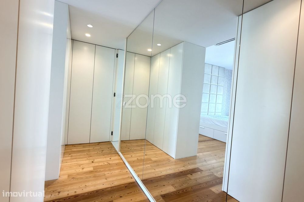 Apartamento T3 com lugar de garagem e varanda em S. Vitor.