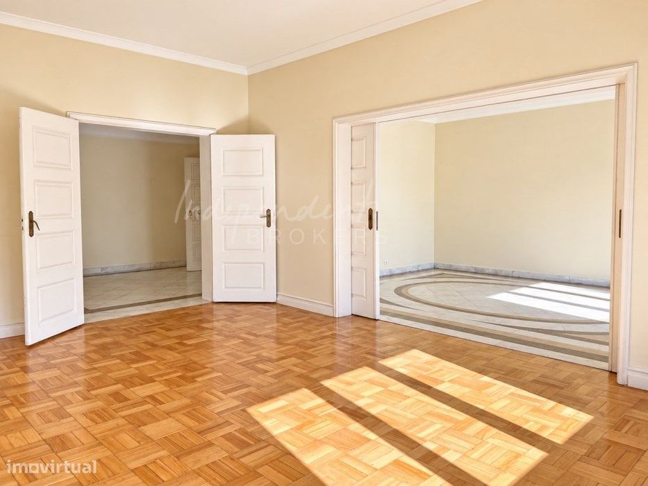 Apartamento T5 Para Arrendamento [Avenida António Augusto Aguiar]
