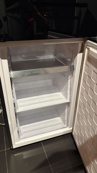 Lodówka HITACHI R-BGX411PRU0 (GBK) noFrost czarna wysoka szklany front