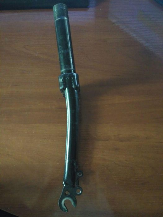 Вилка под колесо 10"-11"