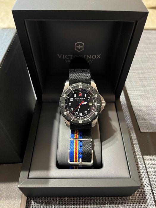 Мужские часы Victorinox Swiss Army V241674-1