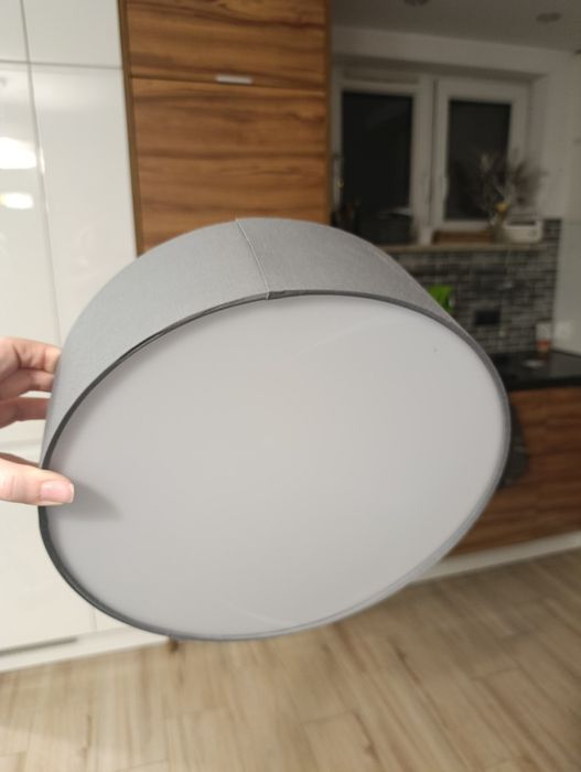 Szary plafon 30 cm