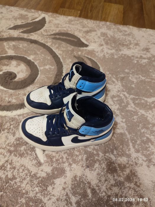 Кросівки та одяг для підлітка кофти худі реглани