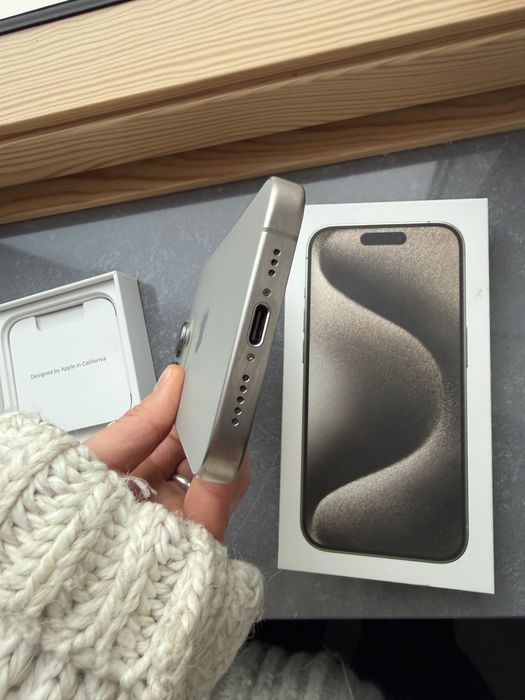 iPhone 15 Pro 256 GB, Srebrny, Bateria 88%, stan bdb