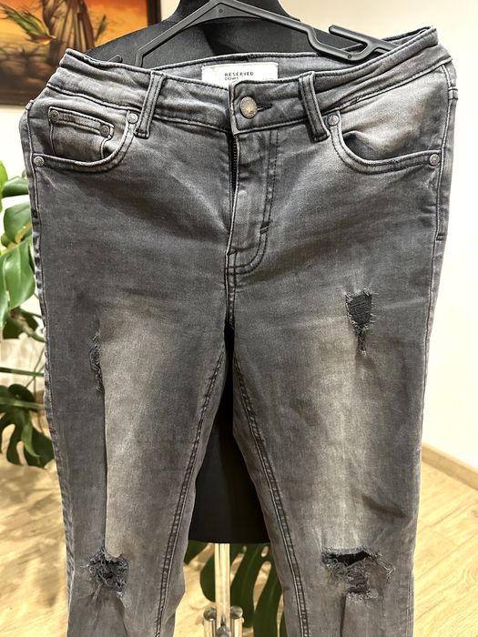 Reserved dżinsy przecierane szare S