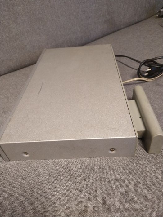 Tuner radiowy AM FM Stereo Philips F 2121 sprawny