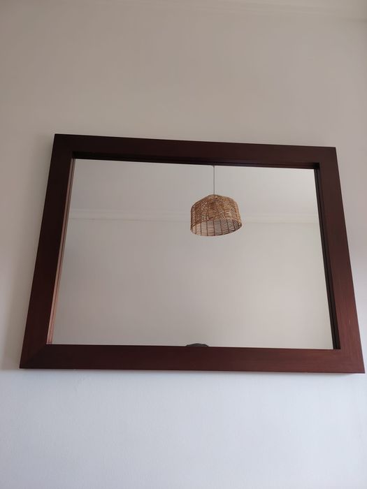 Móvel e espelho Quarto