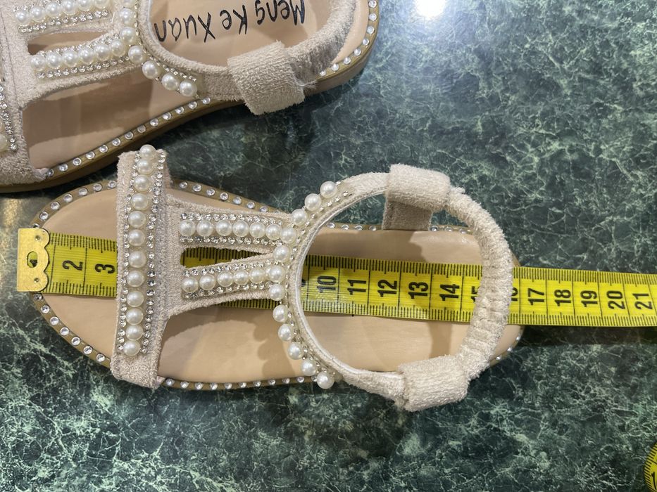 Босоніжки для дівчинки