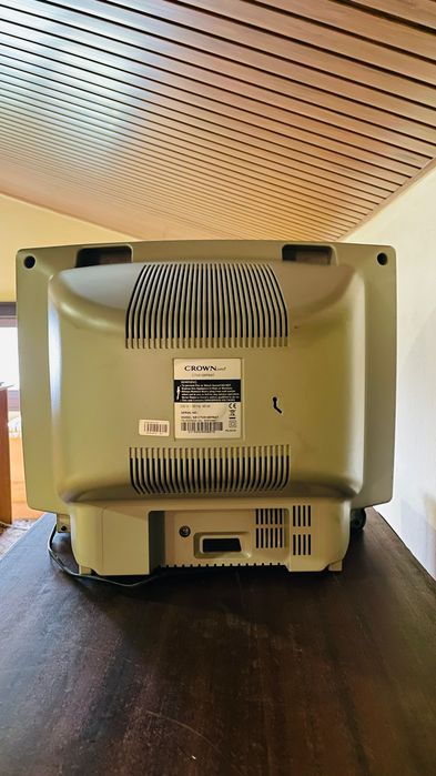 Televisor CROWN