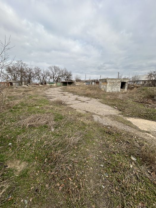 Продам участок 30 соток со зданием 350 м/кв  на Совхозе