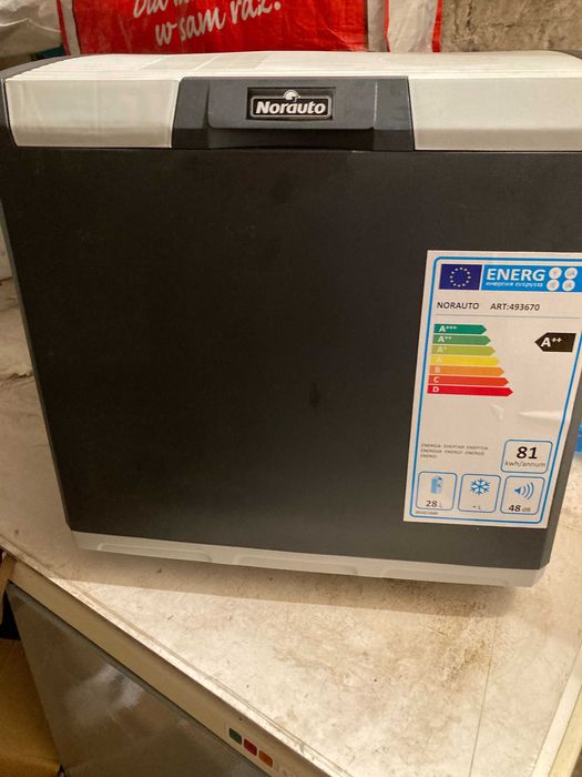 chłodziarka do samochodu