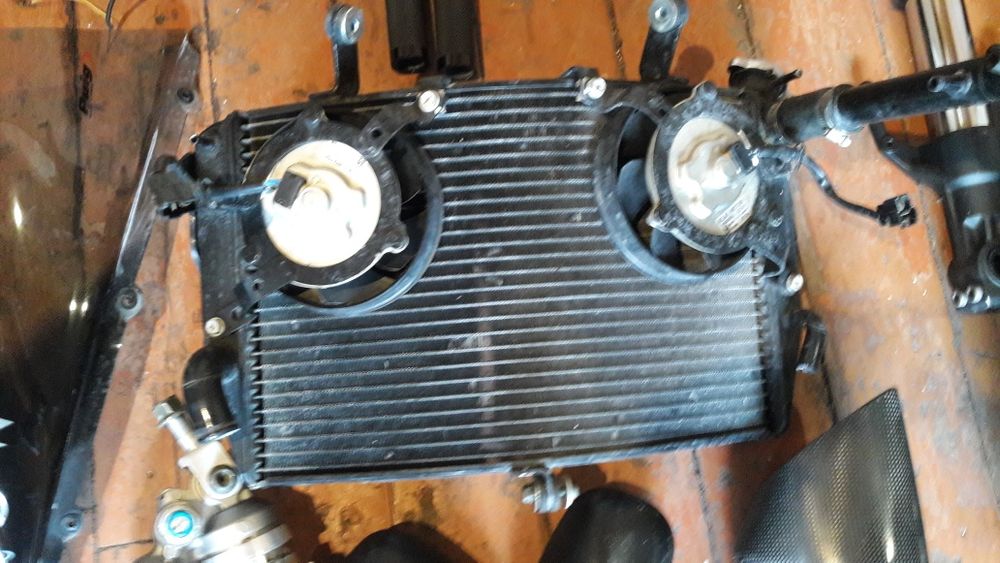 Ямаха р1 Yamaha r1 04-06 Радиатор
