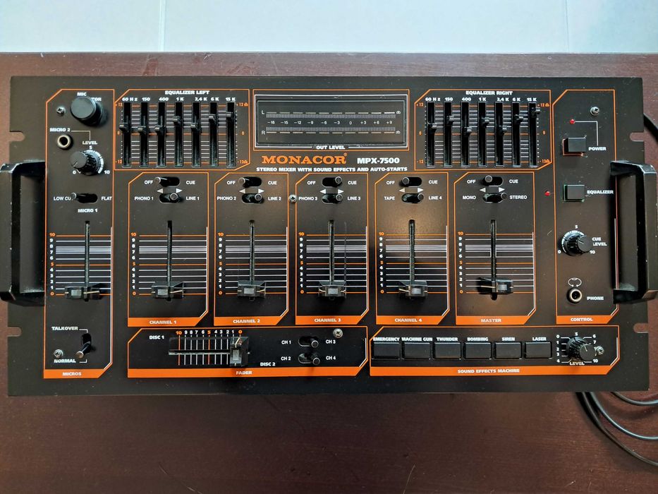 Mesa de mistura Dj analógica Monacor MPX 7500 com 4 canais