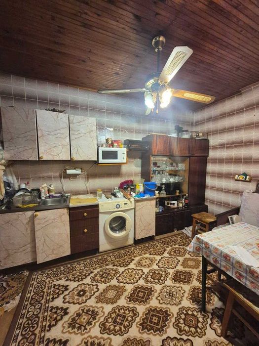 Продаж. Частина будинку. Окремий двір. 6 соток. Гараж