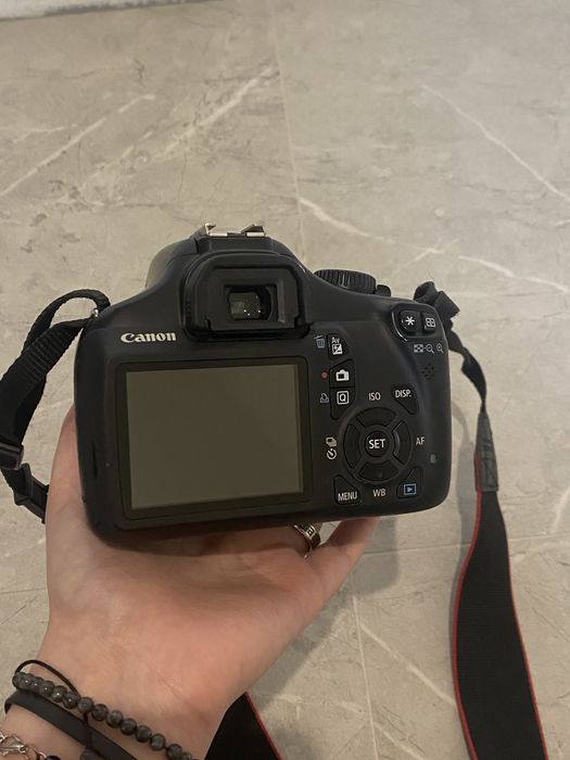 Камера Canon EOS 1100D