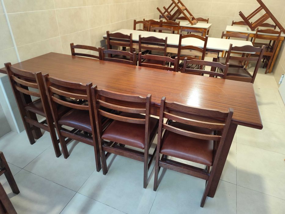 Liquidação mesas e cadeiras usadas