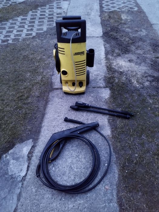 Myjka Karcher 2.98 z lancami