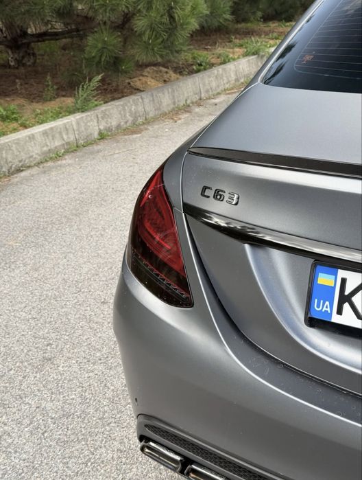 Mercedes-Benz C300 (переодет в C63 AMG)