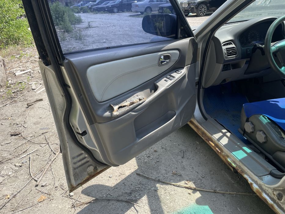 Mazda 626 2001рік 1,8 газ/бензин