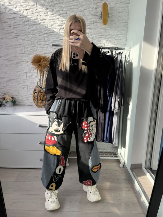 Стильні жіночі дожогери оверсайз. Жіночі весняні штани вільного крою