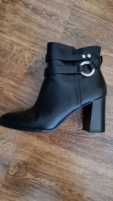 Продаю ботинки H&M 39р