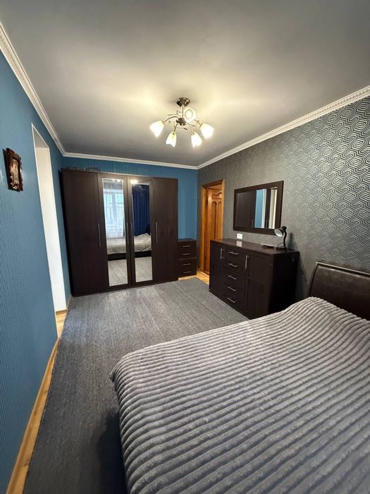 Здам трьохкімнатну квартиру з автономним опаленням