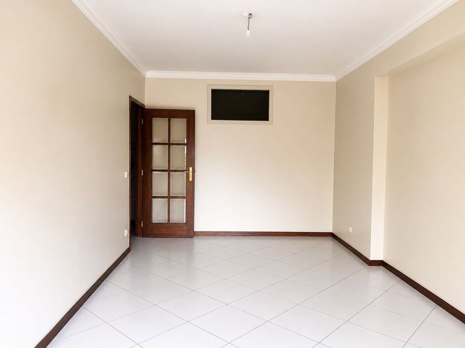 Arrendo apartamento T1+1 em Lamaçaes